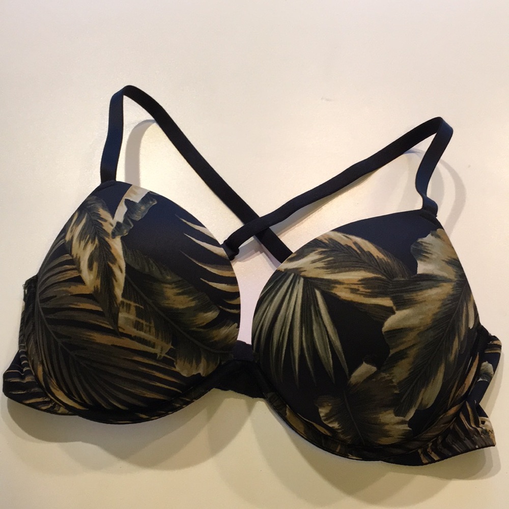 VS PINK Wear Everywhere Super Push Up